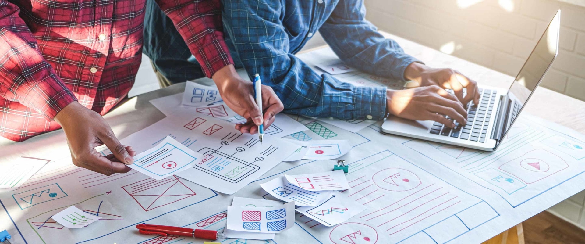 Custom Website Design vs Template Design: A Comprehensive Guide for Businesses in Stockport